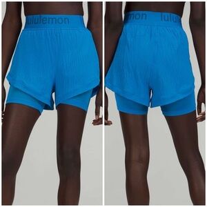 Lululemon Logo Waistband High-Rise Training Short
Poolside(Size 2)